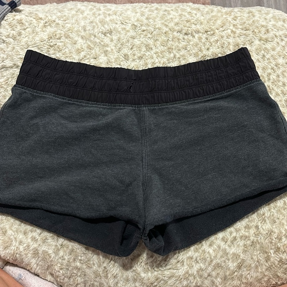 Perfect Condition Lululemon Low Rise Cotton Short!
